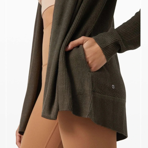 Lululemon Sundown Sweater Wrap, Size 4/6 - Picture 3 of 13